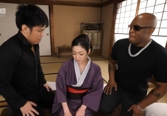 岛国快手风韵美熟三人游黑R合集江波りゅう&上山奈々最新2V1.7G，熟女魅力尽显