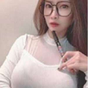 高颜值气质反差女神精品佳作2.4G，私底下开放的完美玩物