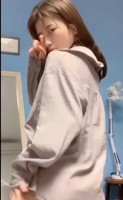 虎牙猫小猫劲爆视频合集1V1.1G，深夜热舞绅士专属