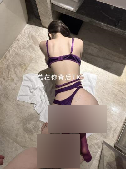 推特绿帽夫妻私拍合集『总在你背后TK』125V701P+4.9G,三人游乱来