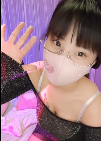 优质网红奶糖馒头定制作品合集88V100G，身材火辣，玉兔E级！