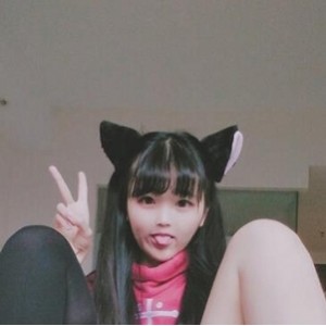 资深斗鱼优质罗莉喵少女经典绝版合集1V4G，稀缺退圈宅男女神