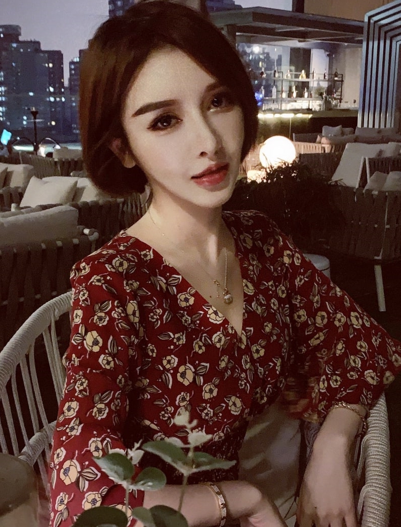 抖音网红小喵大宝私拍合集28P21M,气场十足的御姐画风