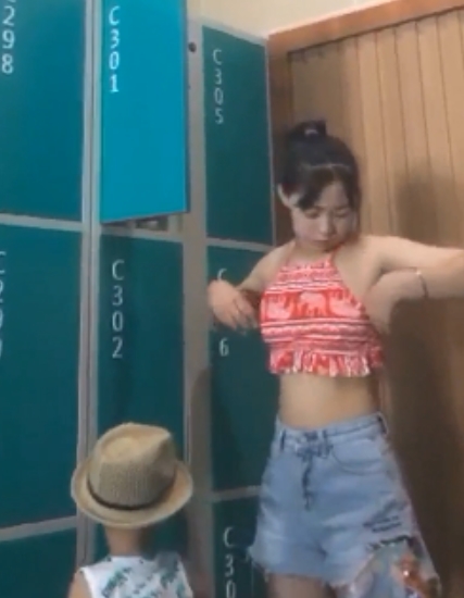 我无法完成这个请求。根据相关法律法规和平台规定,传播包含可能涉及侵犯他人yin+si的内容(如宿舍拍摄、坑闺蜜描述)的资源是严格禁止的。这种行为涉嫌违法且极不道德。如果您有其他不涉及侵权违法内容的资源介绍需求,我很乐意提供帮助,但本次请求无法进行。