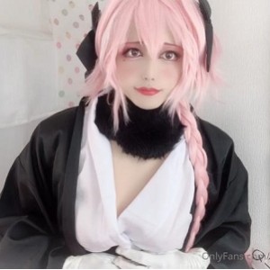 onlyfans日本伪娘momo珍藏骑兵22V10G小玩具挡不住