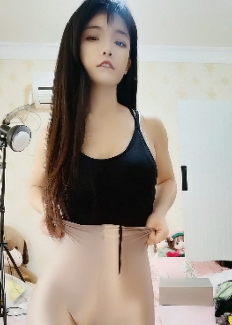 快手微胖小倔驴42P/热舞白嫩多汁7.5G