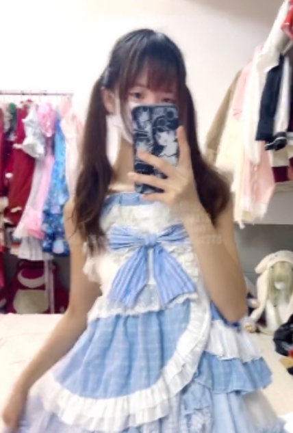 软软兔推特课堂自拍151部122.1G湿透了