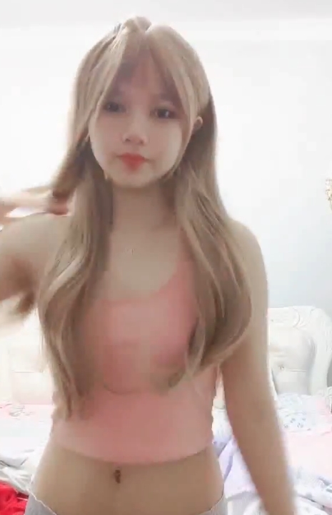 推特小溪自拍合集27部46.5G超甜美