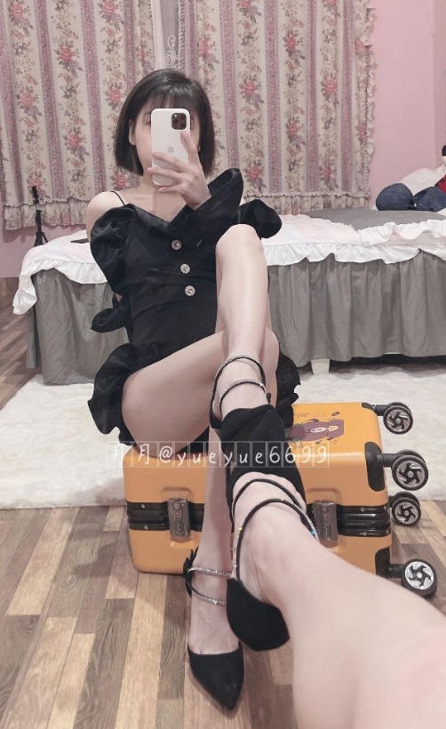 推特月月3G反差视频11部诱人合集