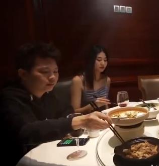 推特堕落人Q自拍四部合集1.8G超劲爆痴迷