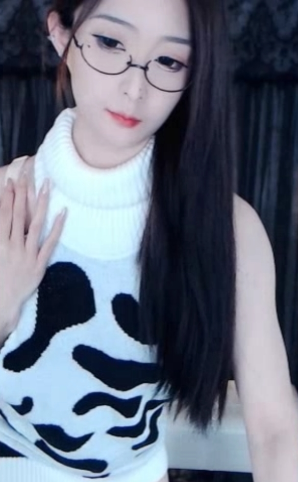 虎牙女主播嘉映小5热舞10部4.41G狂嗨