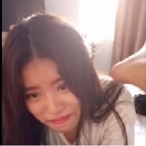 自拍绝技独龙娘珍藏50部3.4G优质资源