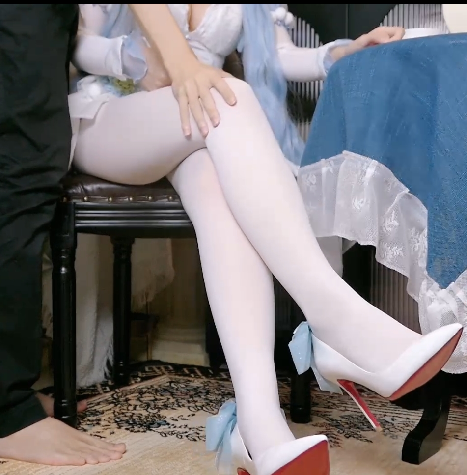 推特吃瓜铃木美咲软趴丝足合集50部359G优质诱人