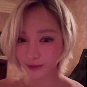 自拍Riri超诱惑44V合集2.1G