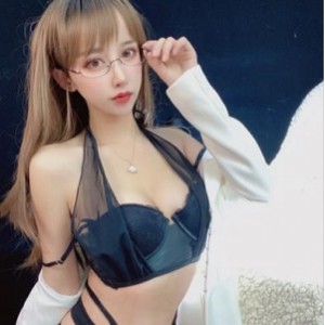 推特玖尾酱反差萌视频合集多部多G太水嫩了