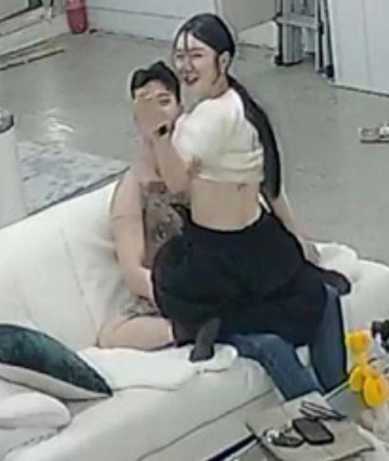 破解女神办公室私密互动视频854.2MB太销魂