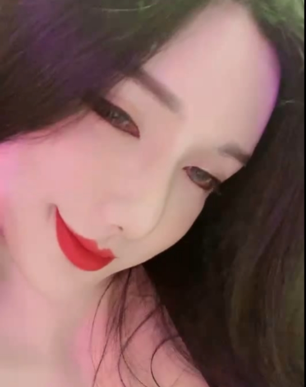 微博顾灵曦短视频合集261部13.5g，长腿白肤紧身衣喘息声诱人