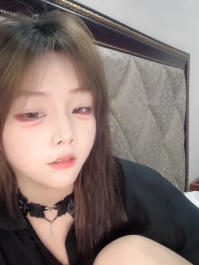 百度云ED2K校花李薇薇湿镜车阵合集65v23.8g老种含浴室镜前拱臀+车内喇叭压鸣脚趾夹钞票花絮