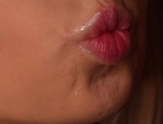 SweetheartKiss咬破用嘴瞬间合集29部3G，热度破百万