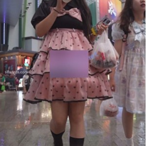 抖音粉色lo裙美女劲爆拍摄惹眼6部526MB