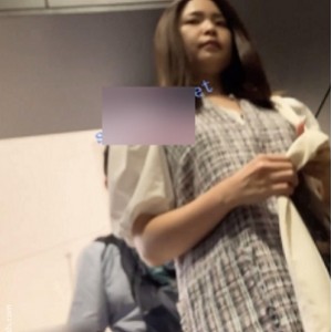 骚丁诱人1.48GB两位小姐姐地铁抄底日产合集