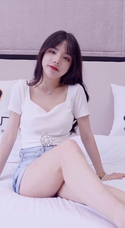 潘甜甜采访超清肌理合集30.9G花絮增强