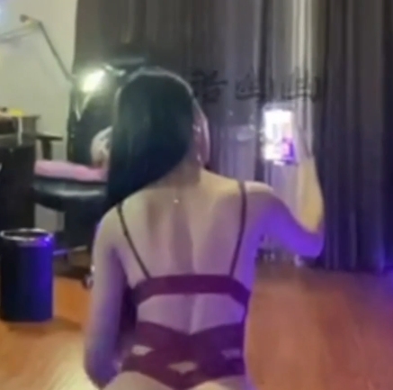 毒药洛幽幽深夜直播合集217部97G硬盘福利