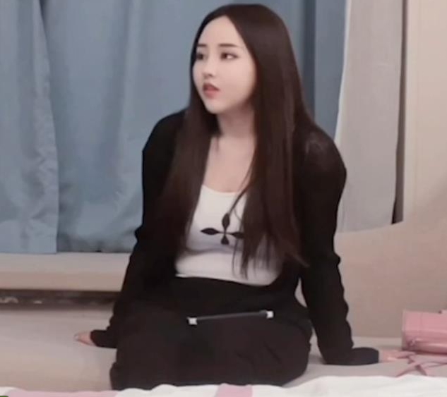 推特小飞探秘7部露脸视频合集8.6G优质收藏