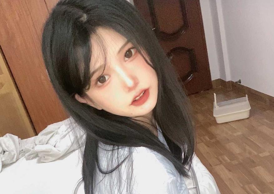 推特长腿TiTi浮力姬私拍1.2G黑丝馒头珍藏