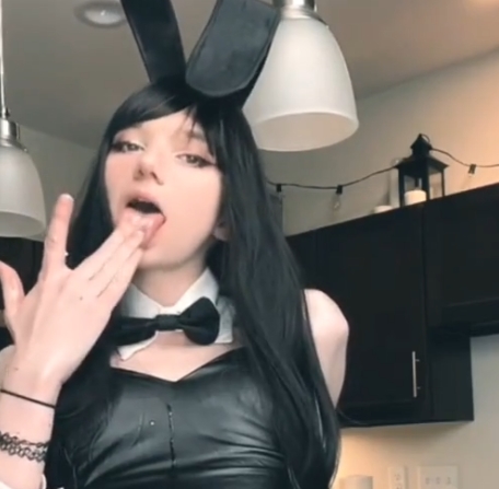 海外lunluns伪娘高能剪辑合集447M柔韧度惊人