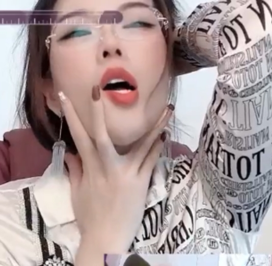 主播kaixinbaby电话客服直播合集8部10G浴室水量超标