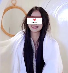 INSsula蜜桃臀私房作品13部4.83G浴室湿身