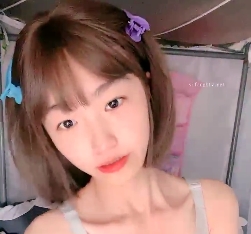 微博呜崽酱寝室闪现合集5V2.33G诱人曲线