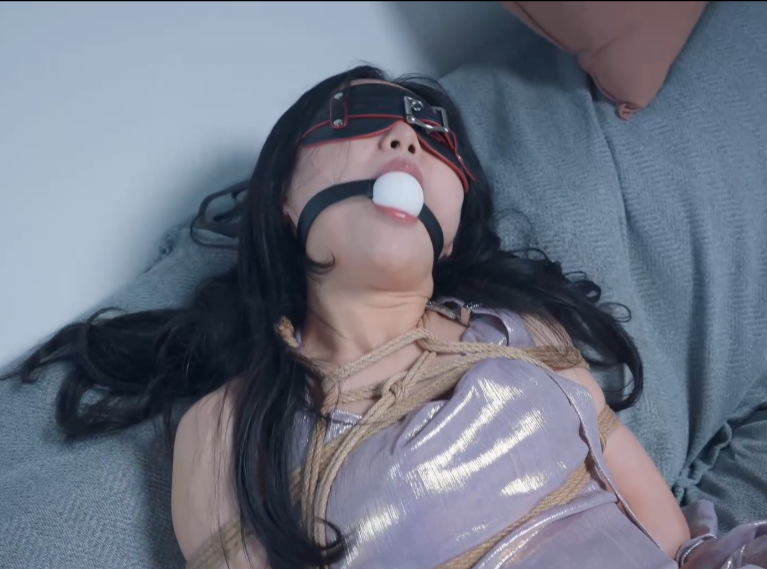 秀人悠米绳艺高清合集69部74.1G蜜桃臀