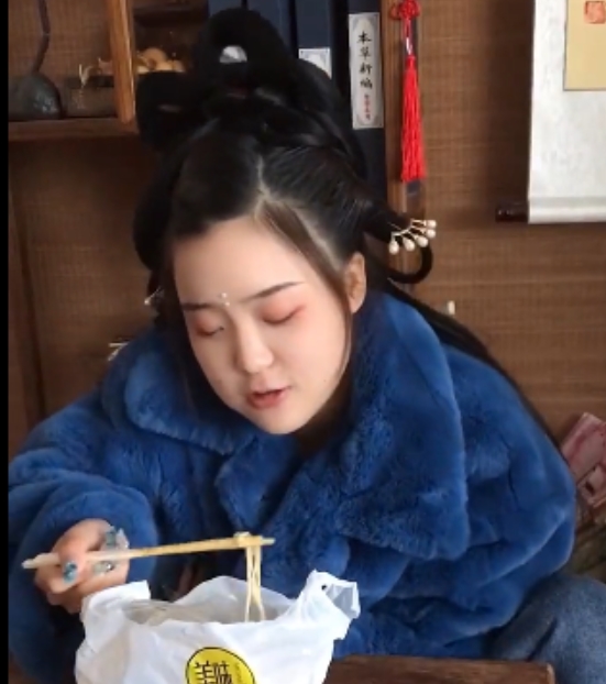 复活空间汉服束缚13V推特大神650M绝密珍藏