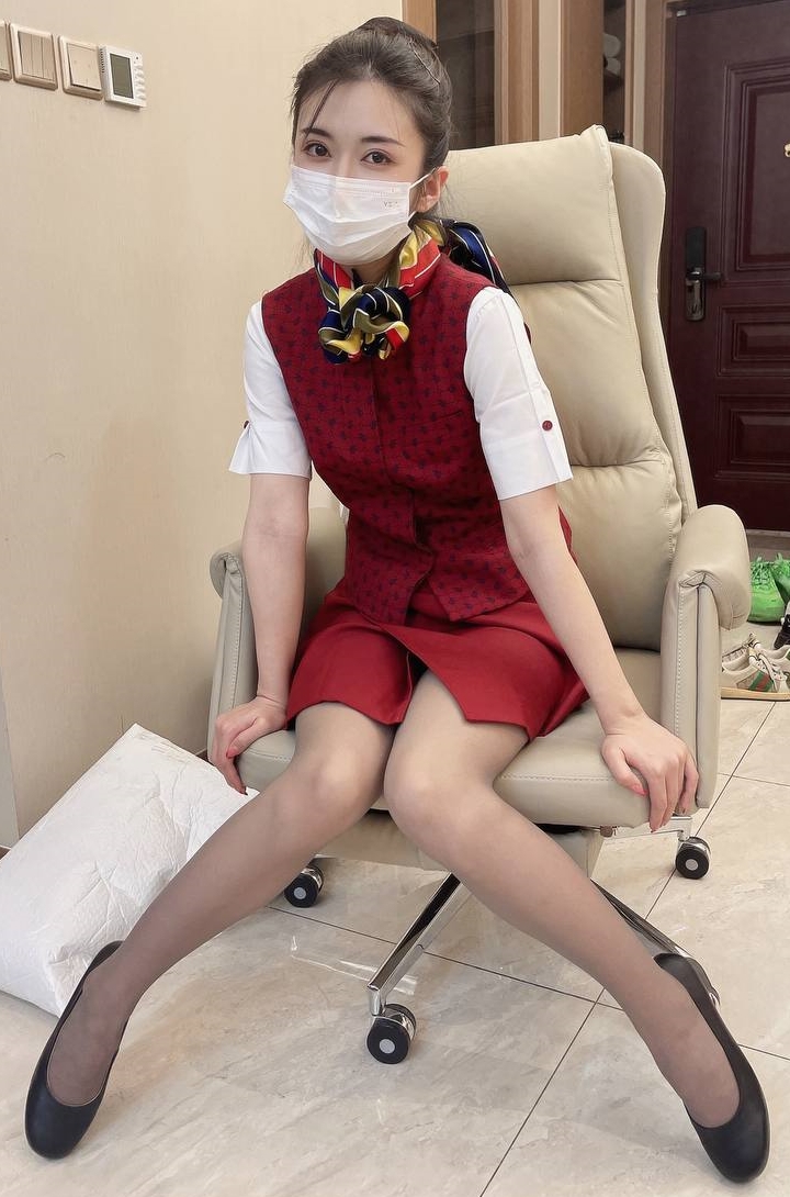 海盗船长推特空姐实战教学147部12G寝技惊人