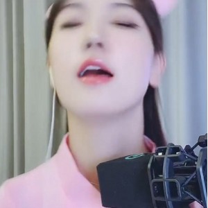 花椒宁依纯护士装热舞13部689M后腰绝了