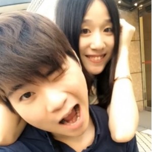 INS小甜甜私密合集8部1.25G风情万种