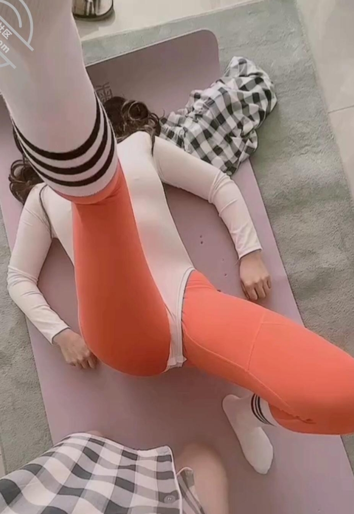 海角山峰瑜伽妈妈5V238P合集800M柔韧度惊人
