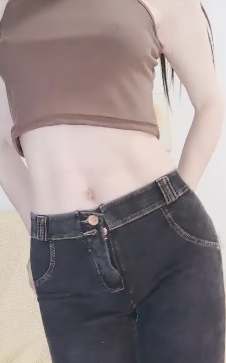 抖音御姐小雅一字马35部710M柔韧巅峰