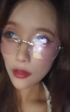 推特点映眼镜女星车内互动合集绝密收藏1部车主视角版361MB小体积