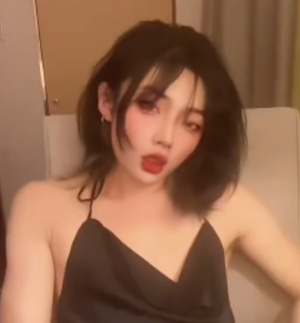 小樱温泉伪娘5V雄堕推主珍藏625MB湿身诱惑