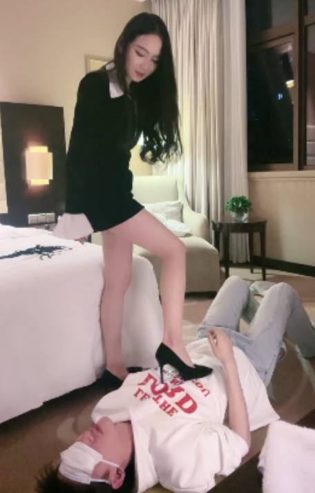 司宁青黑丝高跟踩踏合集88部50G推特展示劲爆