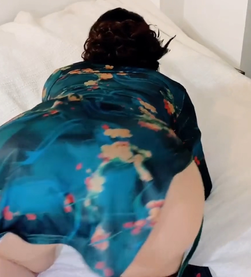 P站旗袍妻子私拍1V654M优质蜜桃臀