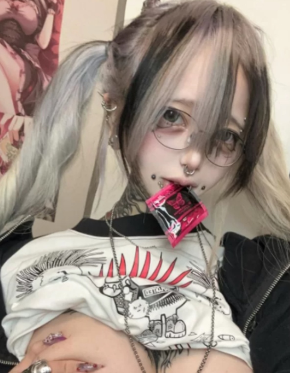 福利姬合集樁山民子推特硬核突破77V1.1G稀有技艺