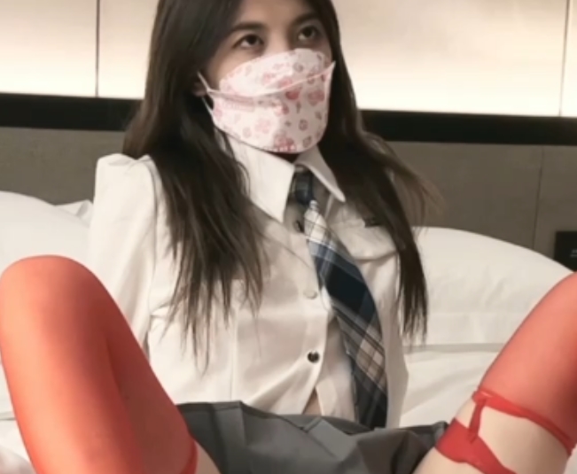 小二先生指教靓女手机直拍32部合集32.8G优质粉嫩