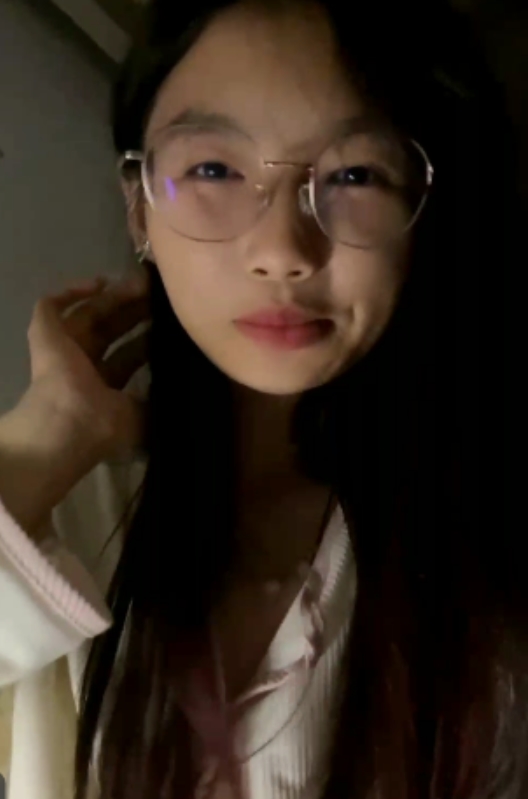 十四诗宿舍自拍138部118G眼镜学妹太顶了