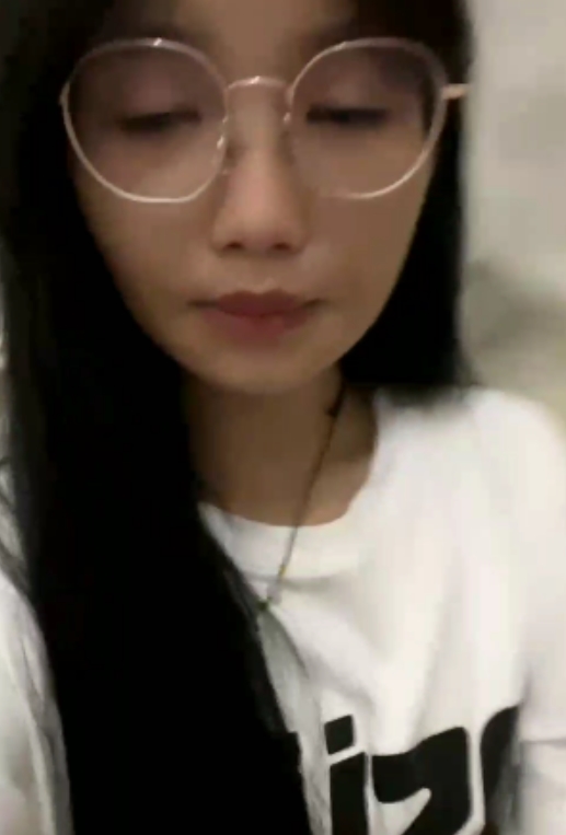 十四诗宿舍自拍138部118G眼镜学妹太顶了