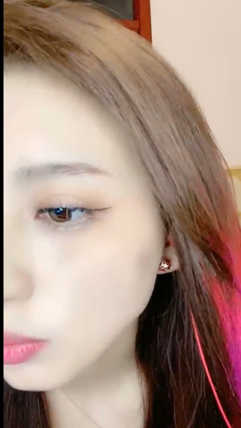 半糖主播青岛瑶瑶抖馒头热舞40V951m眼镜御姐精剪