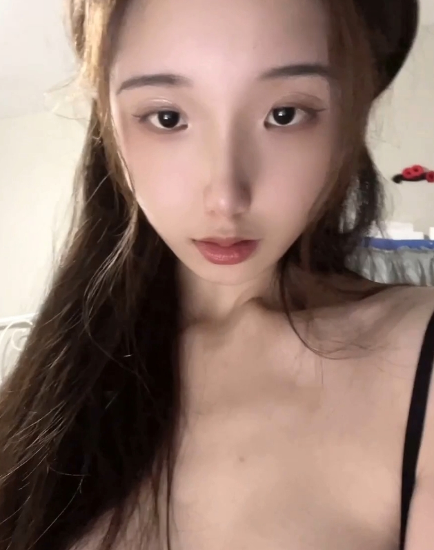 推特Pudding果冻小姐超反差视频9部222MB太诱惑了